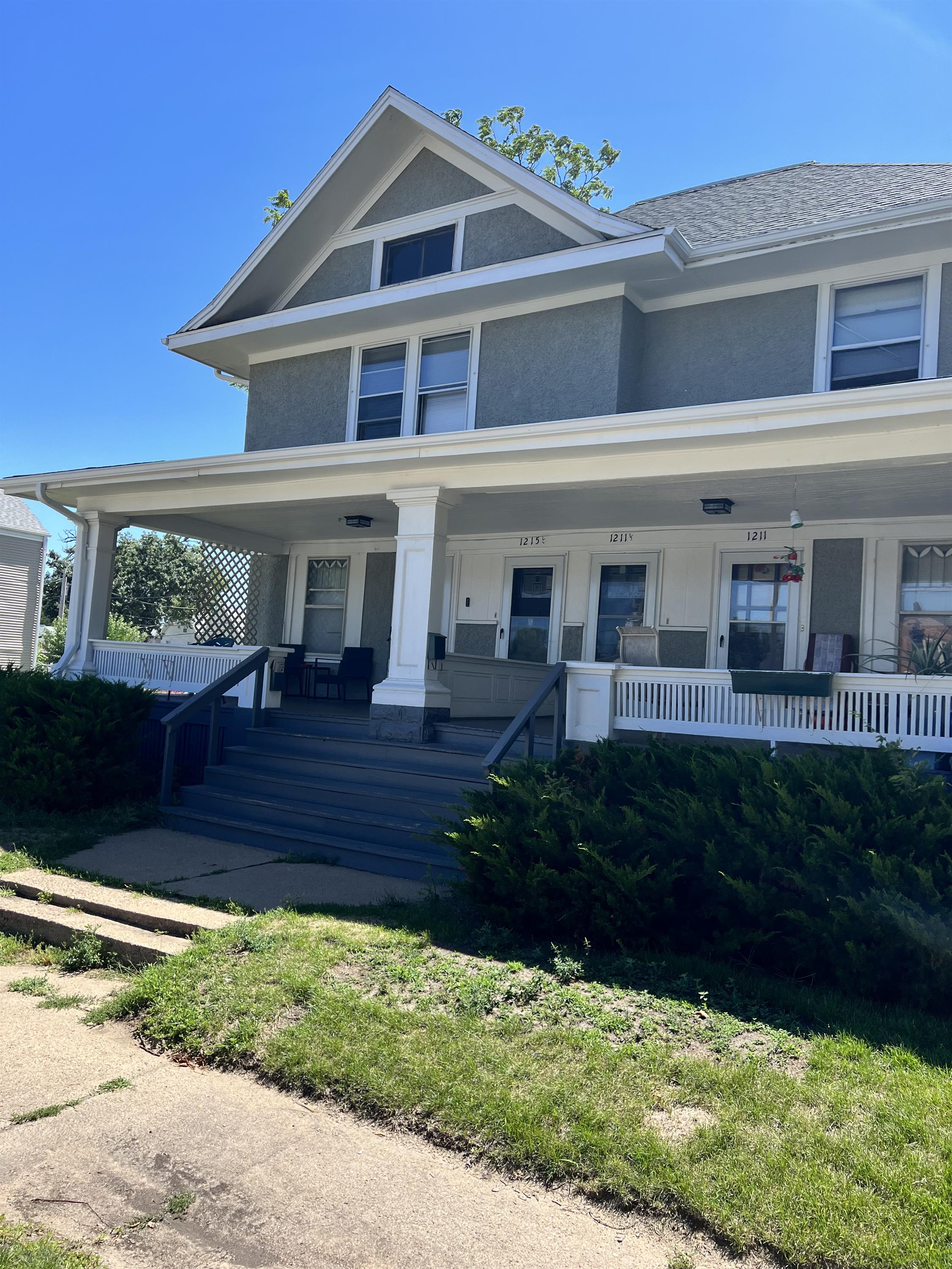 1215 1/2 2nd Avenue SE - 1