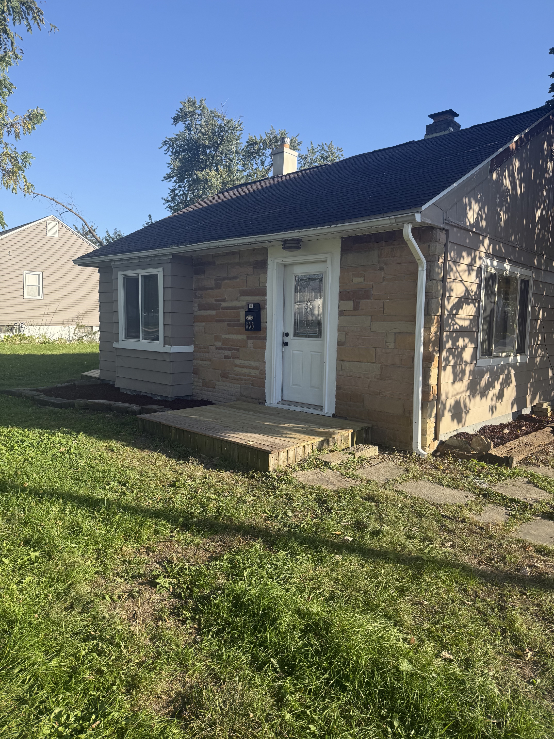 655 35th Street Northeast