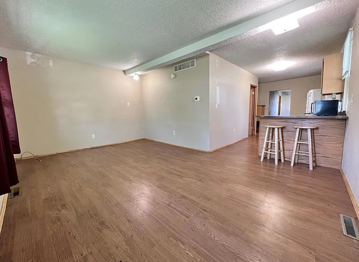 202 14th Avenue Southwest